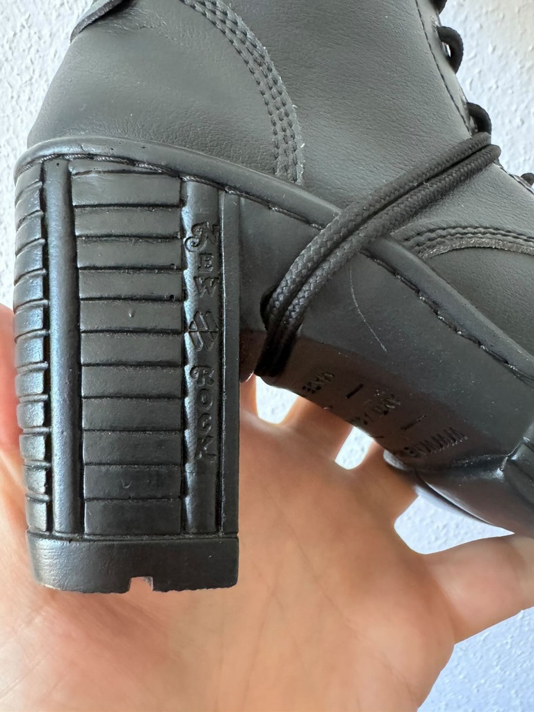 Жіночі шкіряні черевики New Rock M-TRCASCO007-S2 на підборах та платформі (Чорні) - Фото 6