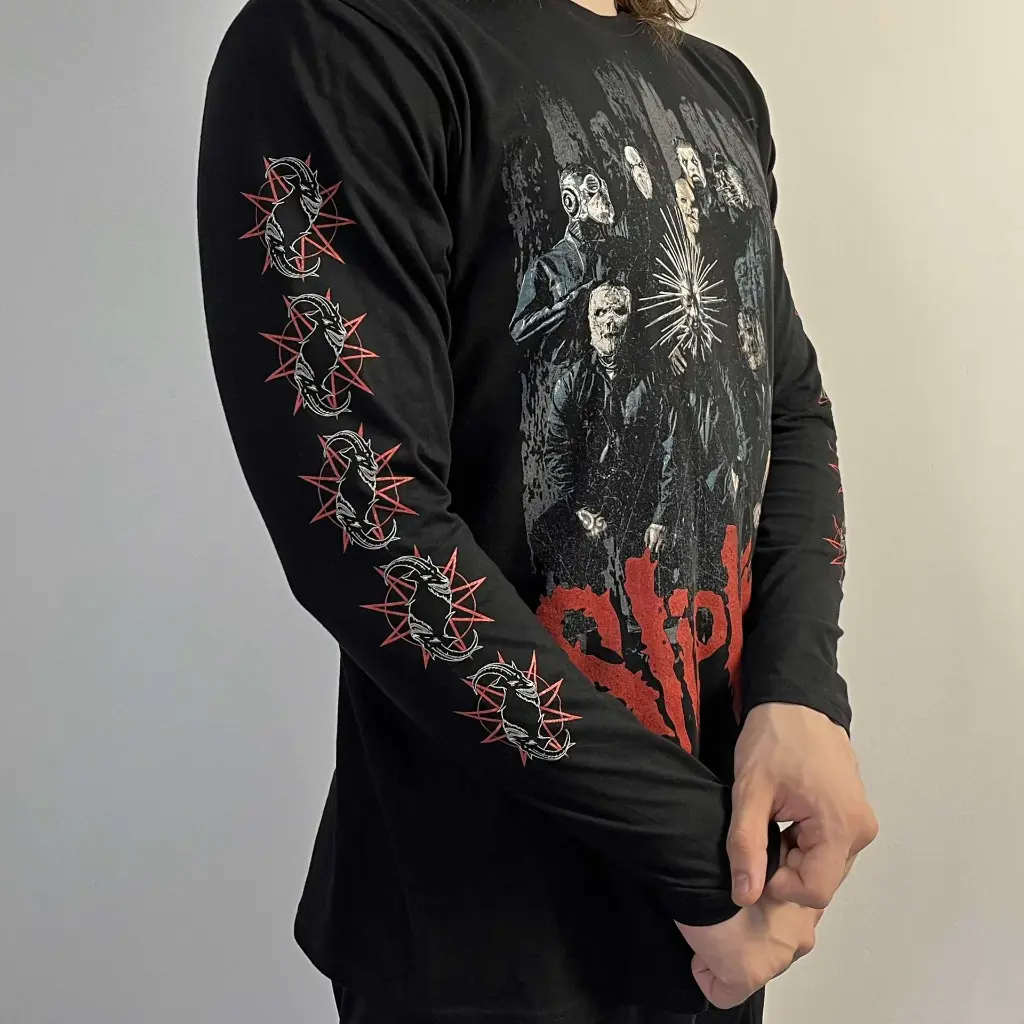 slipknot-the-gray-chapter-band-ls-arm-r-2048-2048-1835472d-39ce-11ee-8e27-64eeb7036dfe-jpg-44551-jpg-63904-jpg-149964-1920x1920.webp