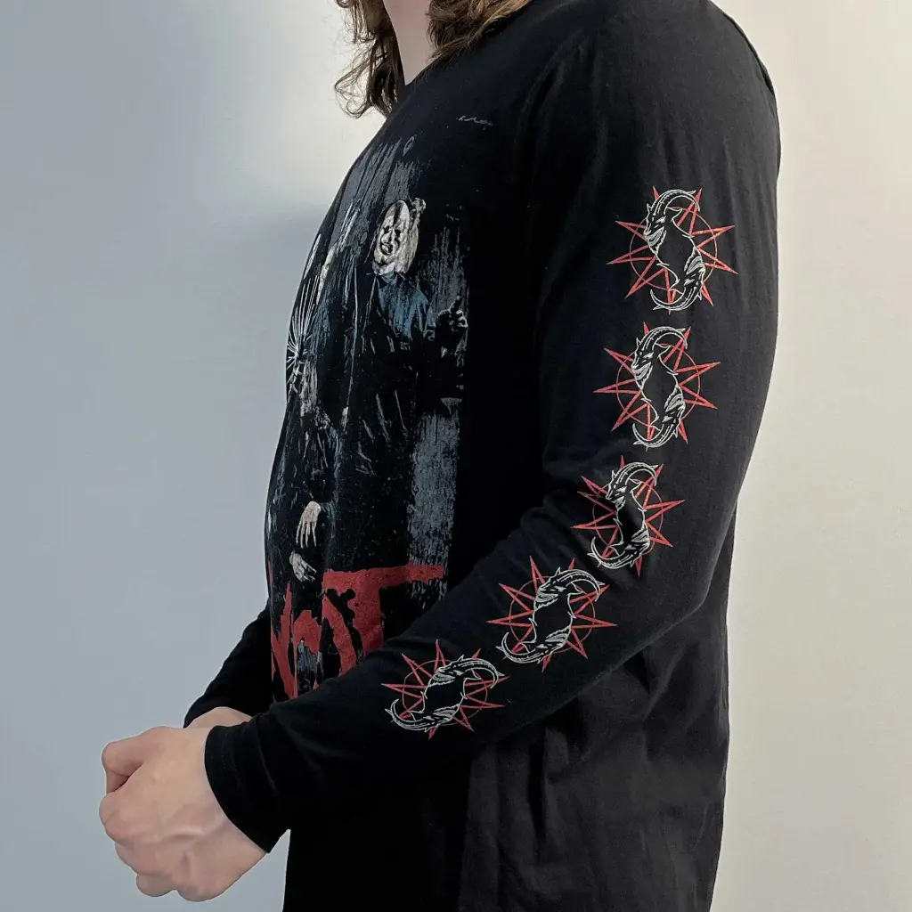 slipknot-the-gray-chapter-band-ls-arm-l-2048-2048-20239fc0-39ce-11ee-8e27-64eeb7036dfe-jpg-44552-jpg-63905-jpg-149965-1920x1920.webp