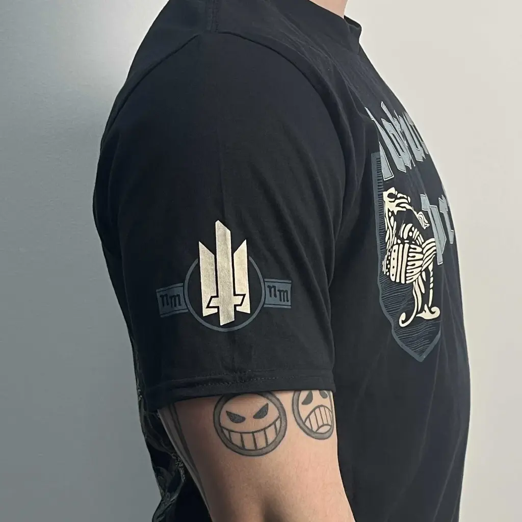 asking-alexandria-key-grip-ts-back-1536-2048-b4030b3b-afad-11ea-8db0-1831bf4e2dbb-jpg-33327-jpg-52700-jpg-138775-1920x1920.webp