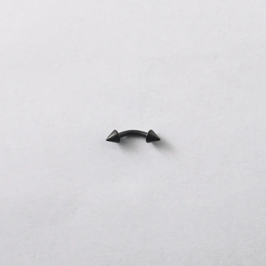 Пірсинг титановий мікробанан з шипами 16 G чорний для брови