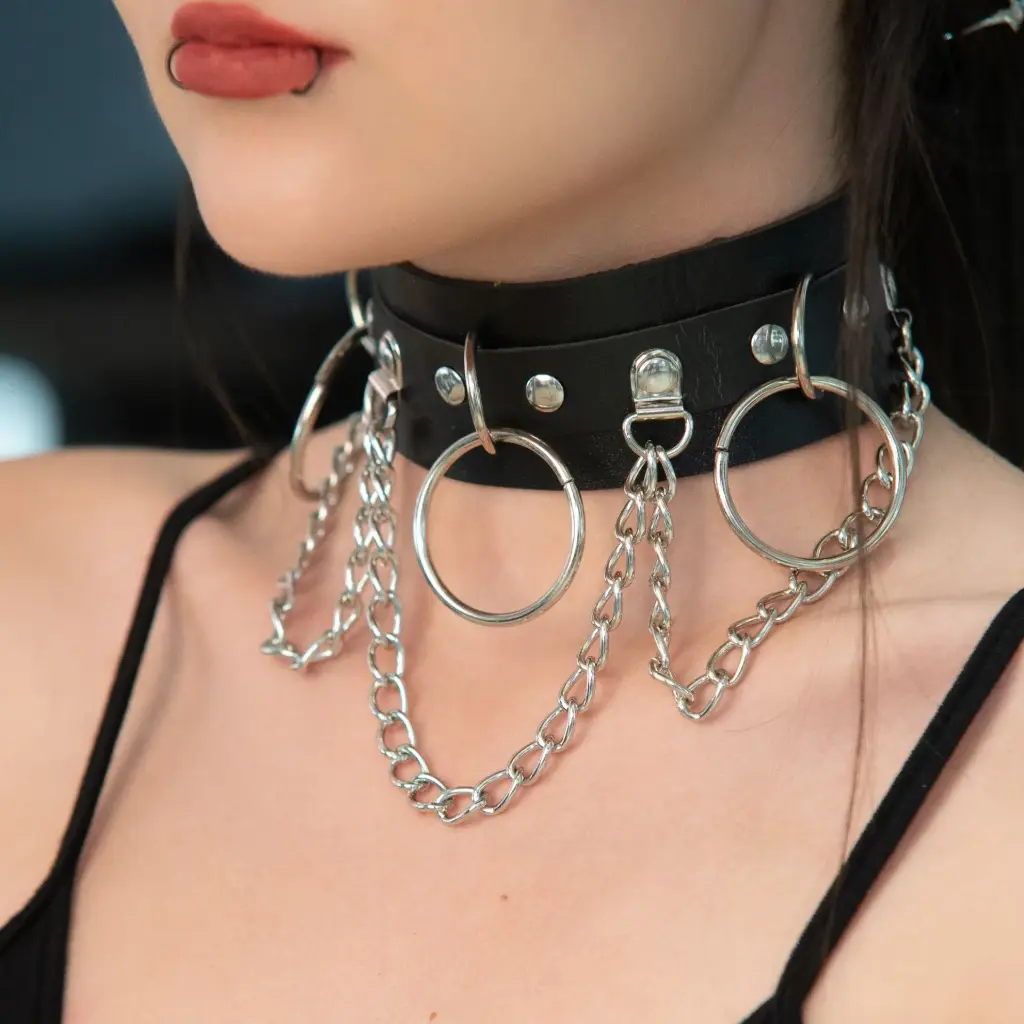 Чокер шкіряний з ланцюгами та кільцями