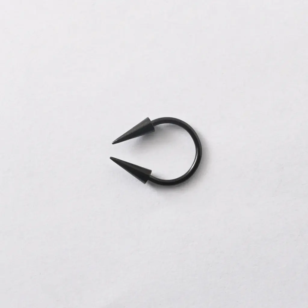 Пірсинг септум з шипами 16 G чорний
