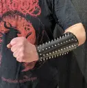 Наруч з натуральної шкіри з шипами на шнуровці (1 шт).