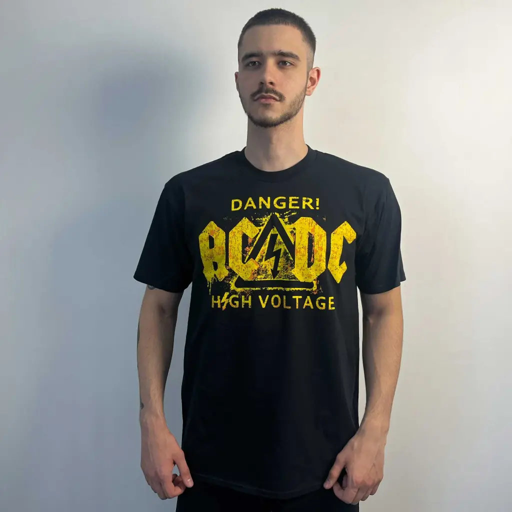 Футболка AC/DC - High Voltage чорна