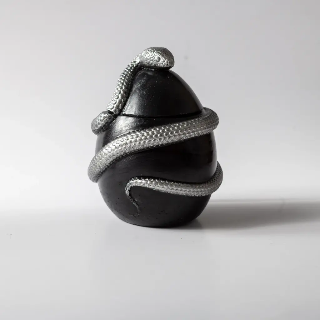 Гіпсова скарбничка Змія чорна