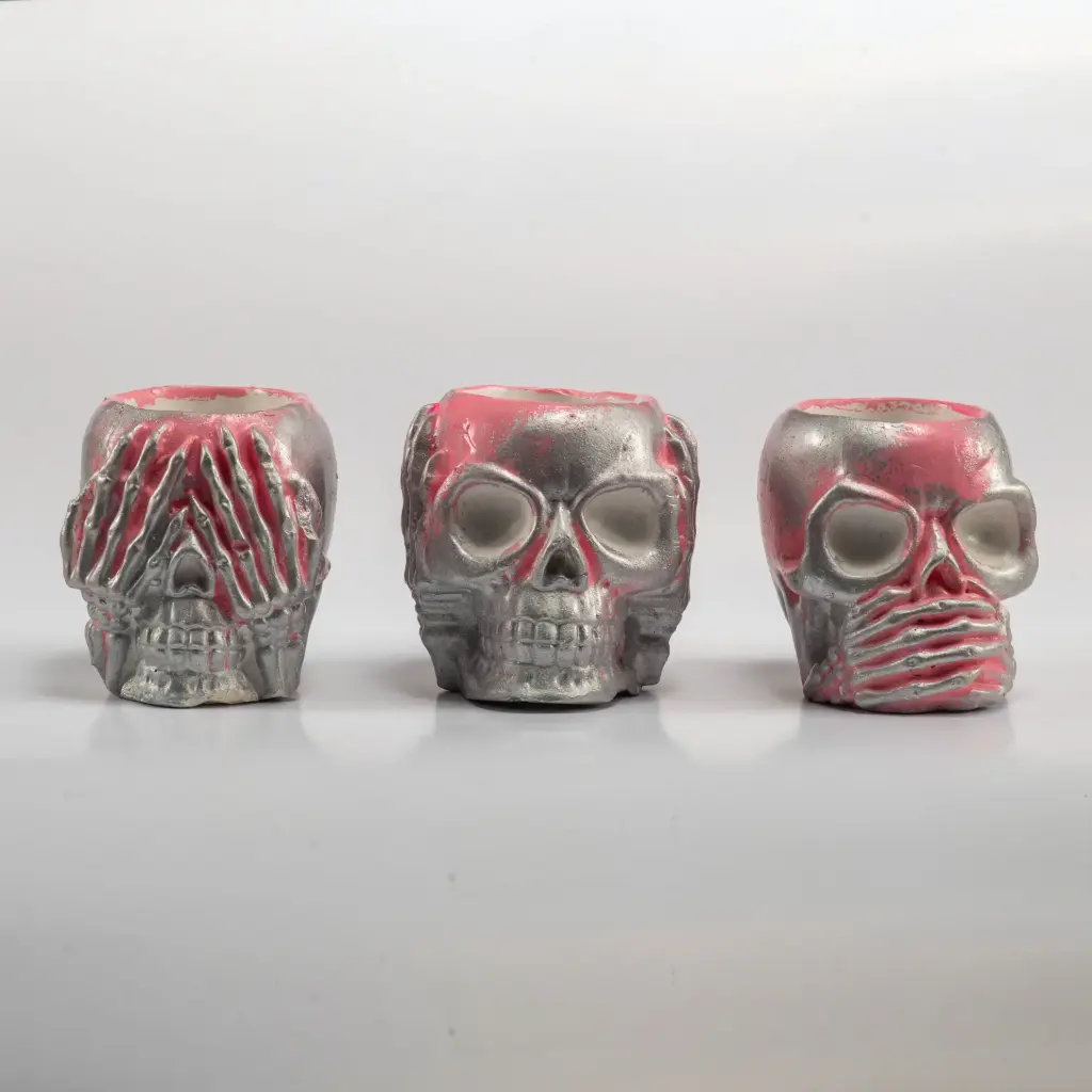 Комплект з трьох предметів гіпсове кашпо Черепи «Нічого не бачу, нічого не чую, нічого не скажу» сріблясто-рожеві