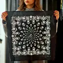 Бандана Коловорот Черепа чорна