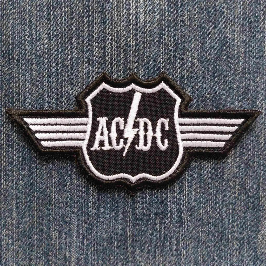 Нашивка AC/DC Old Logo White вишита фігурна