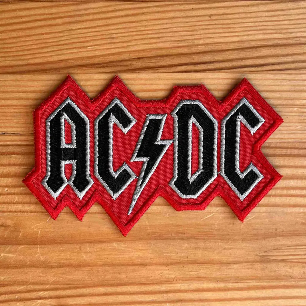 Нашивка AC/DC вишита вирізана