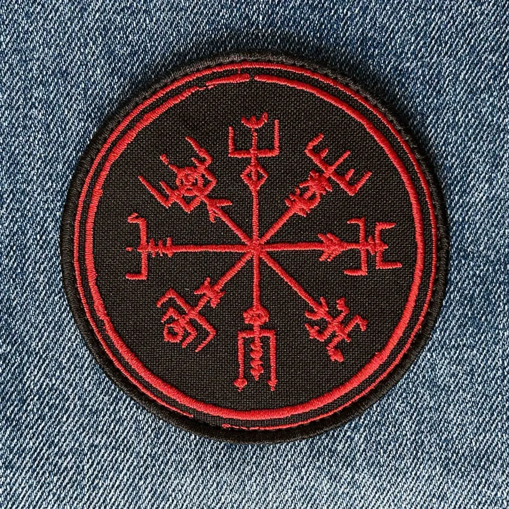 Нашивка Vegvisir червона вишита кругла на липучці