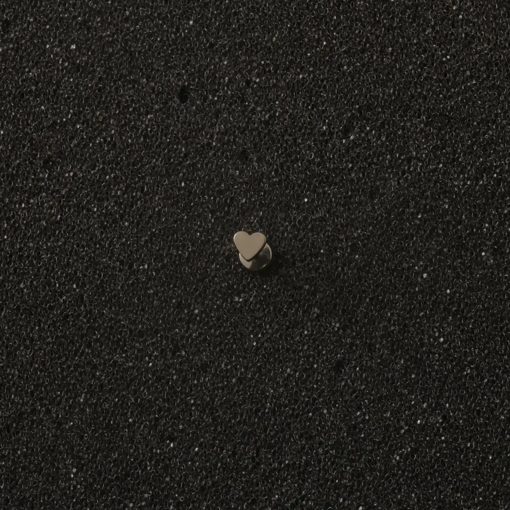 Пірсинг лабрет Серце Titanium 18 G