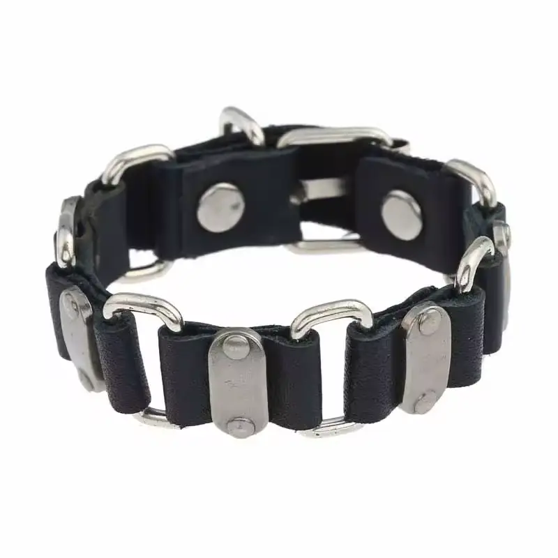 Шкіряний браслет з металевими вставками та пластинами