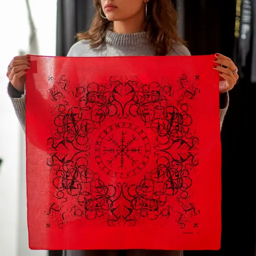 [137] Бандана Коловорот Північ червона (чорний принт)