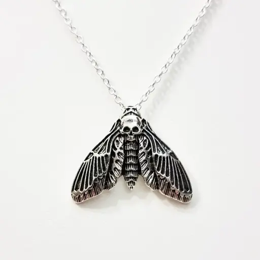 [1196] Кулон на ланцюжку Moth Skull