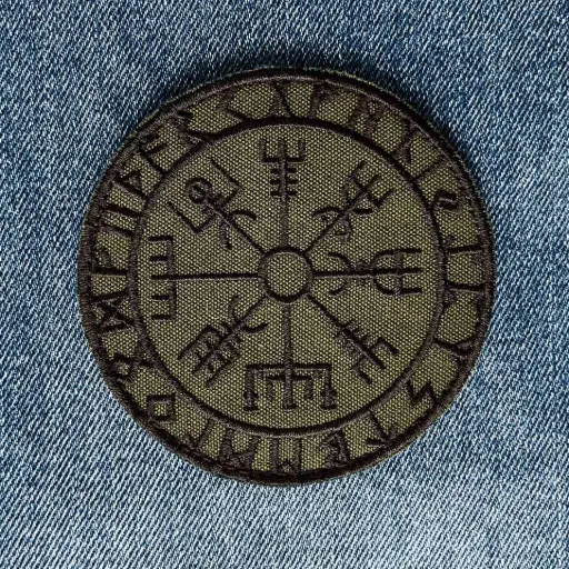 [1392] Нашивка Vegvisir у футарку чорна вишита кругла на липучці