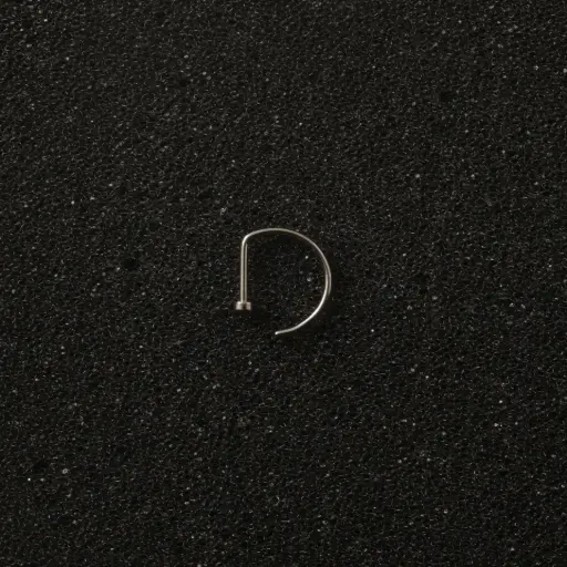 [11058] Пірсинг титановий півкільце 20 G для крила носа