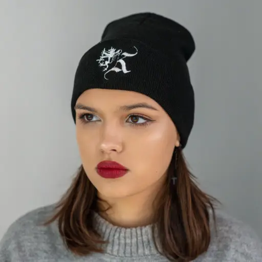 [756] Шапка біні Kroda - K вишита чорна